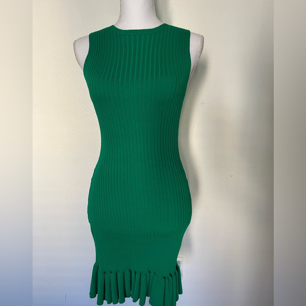 Elegant Green Sleeveless Dress